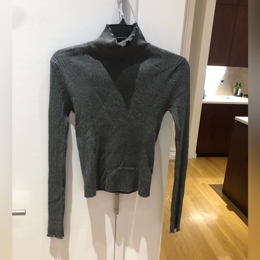 Zara Turtleneck in Grey